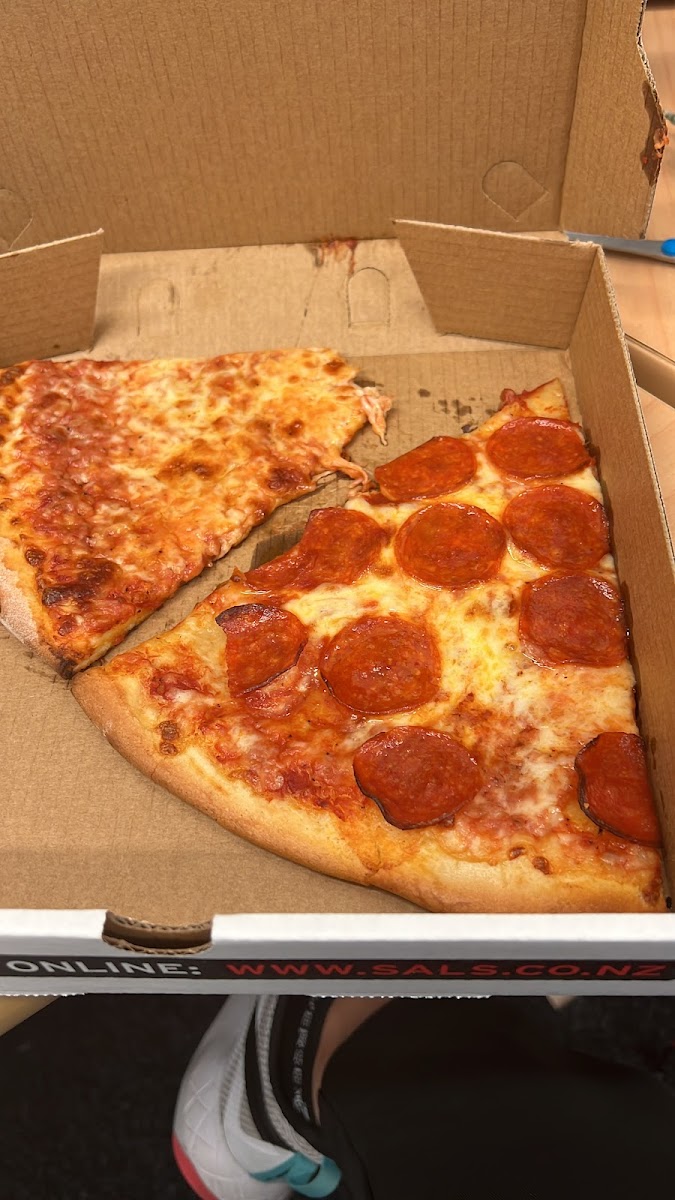 Sal's Authentic Ny Pizza Hamilton-6